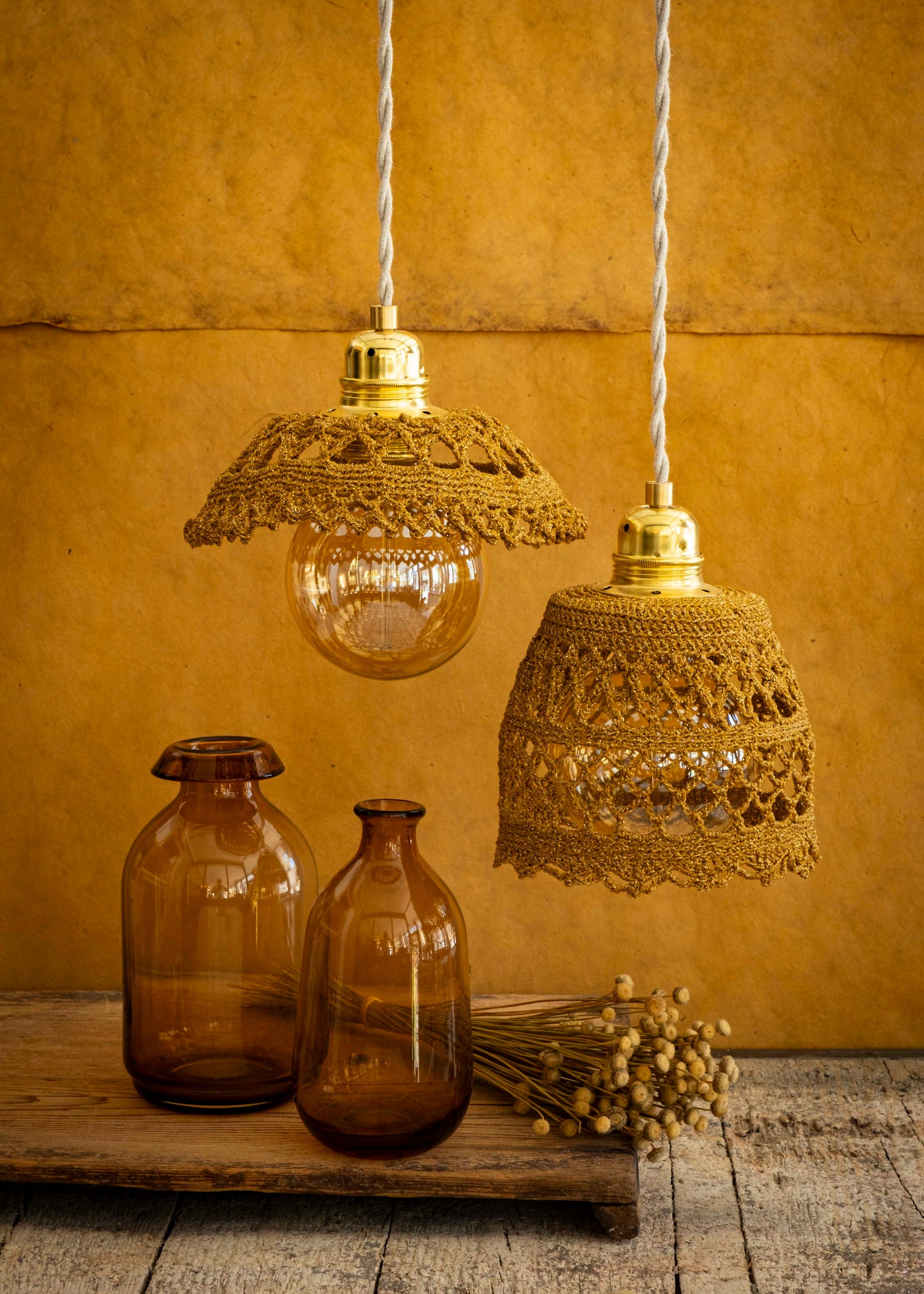 Luminaires crochetés - fil doré
