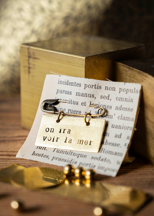 Charger l'image 1 dans la galerie. Broches à mots