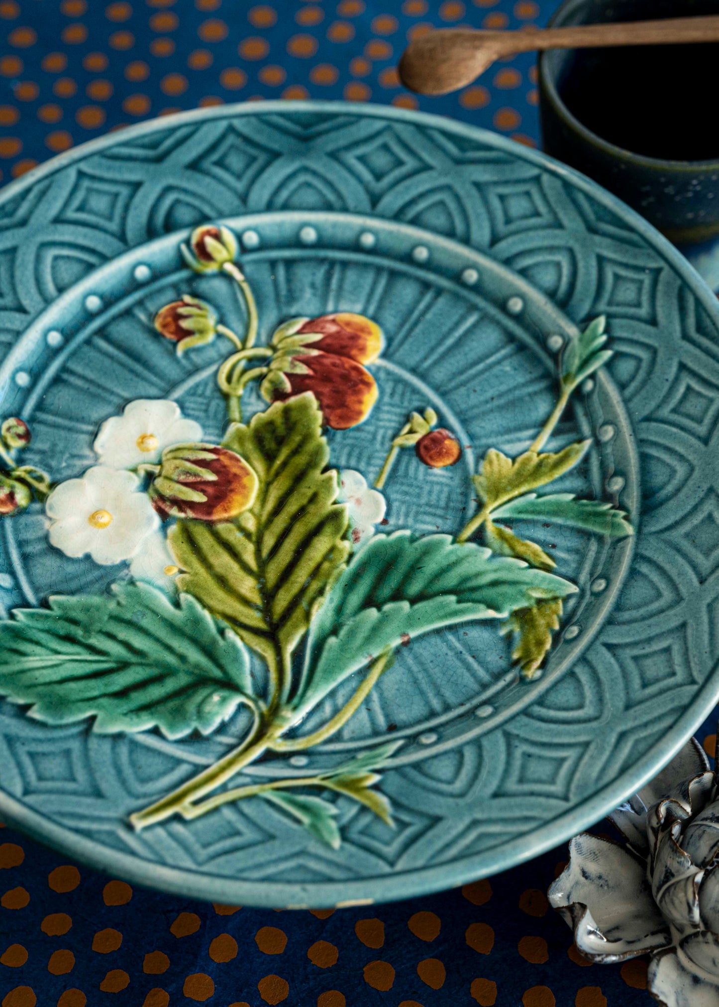 Assiette en barbotine 6