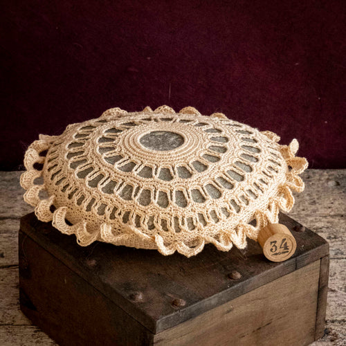 Charger l'image 1 dans la galerie. Galets en dentelle
