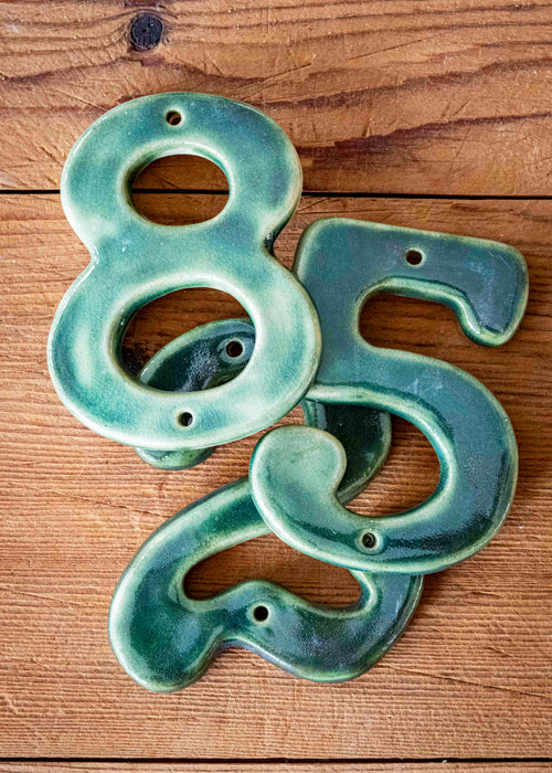 Charger l&#39;image 1 dans la galerie. Chiffres émaillés