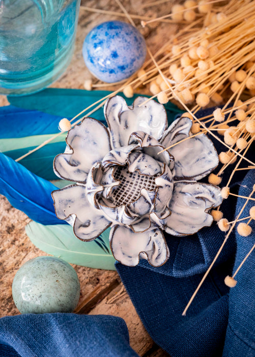 Charger l'image 1 dans la galerie. L'aubépine givrée