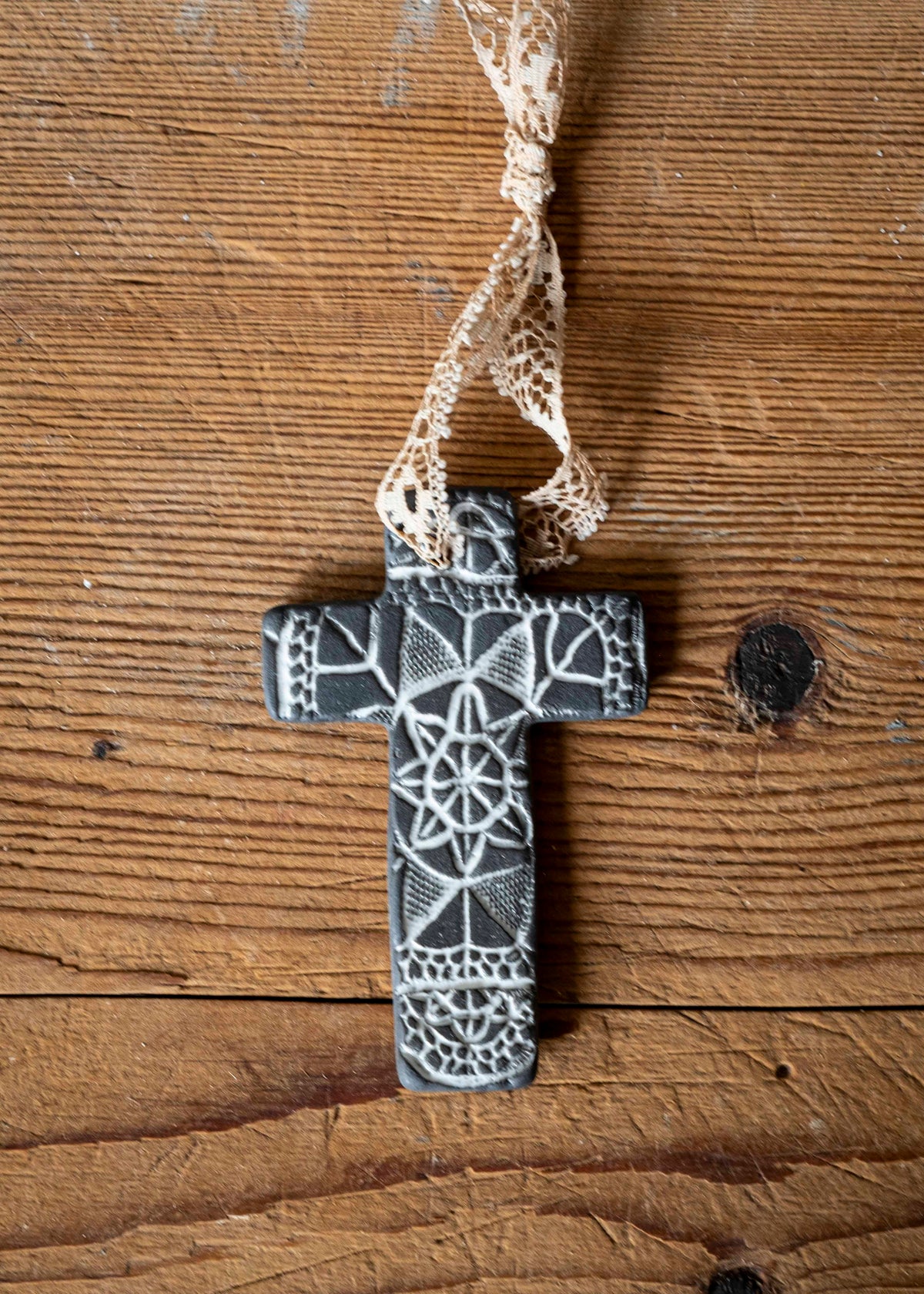 Croix dentelle