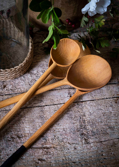 Charger l'image 1 dans la galerie. Cuillère en bois