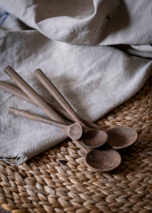 Charger l&#39;image 1 dans la galerie. Petites cuillères en bois