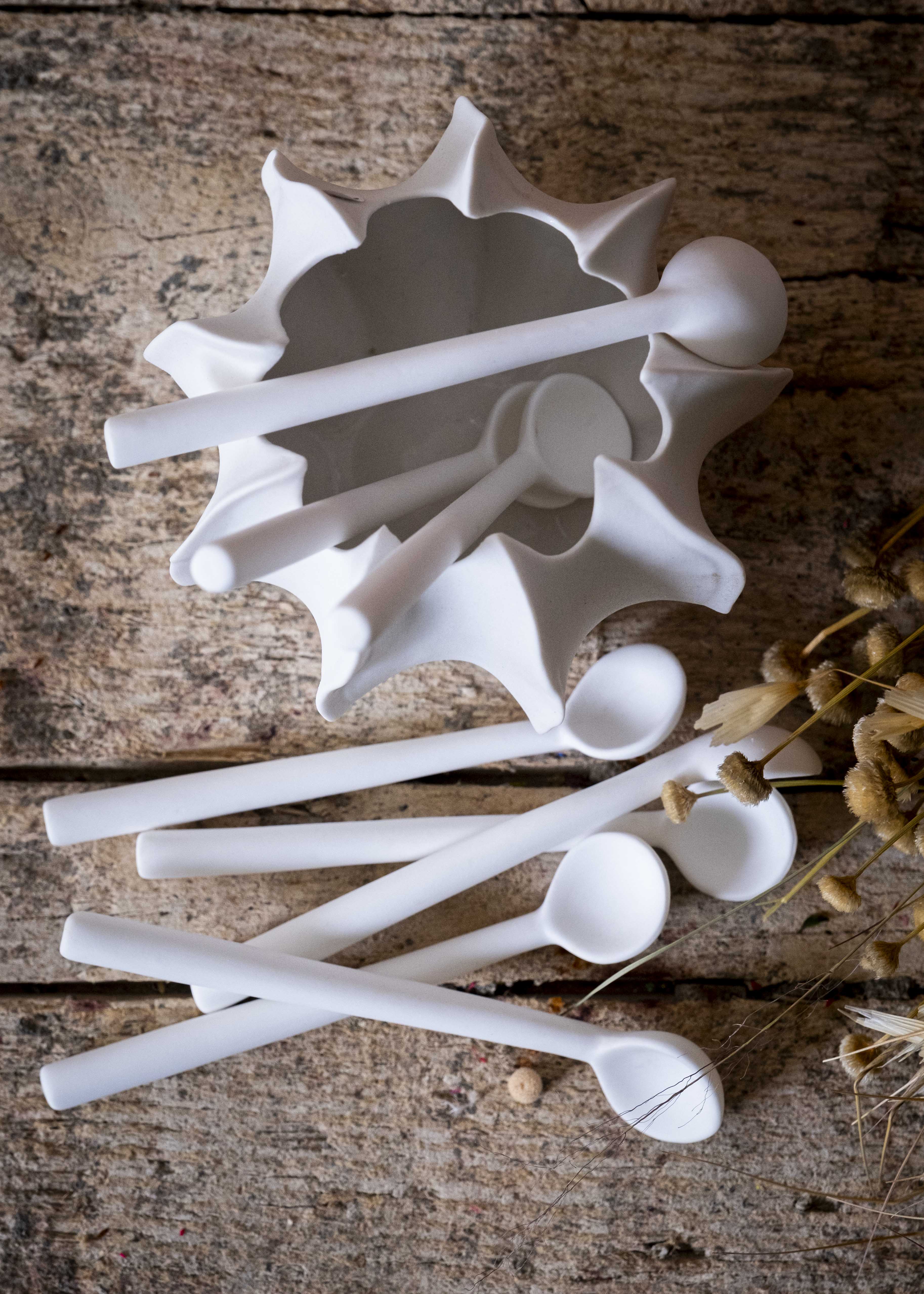 Petites cuillères en porcelaine