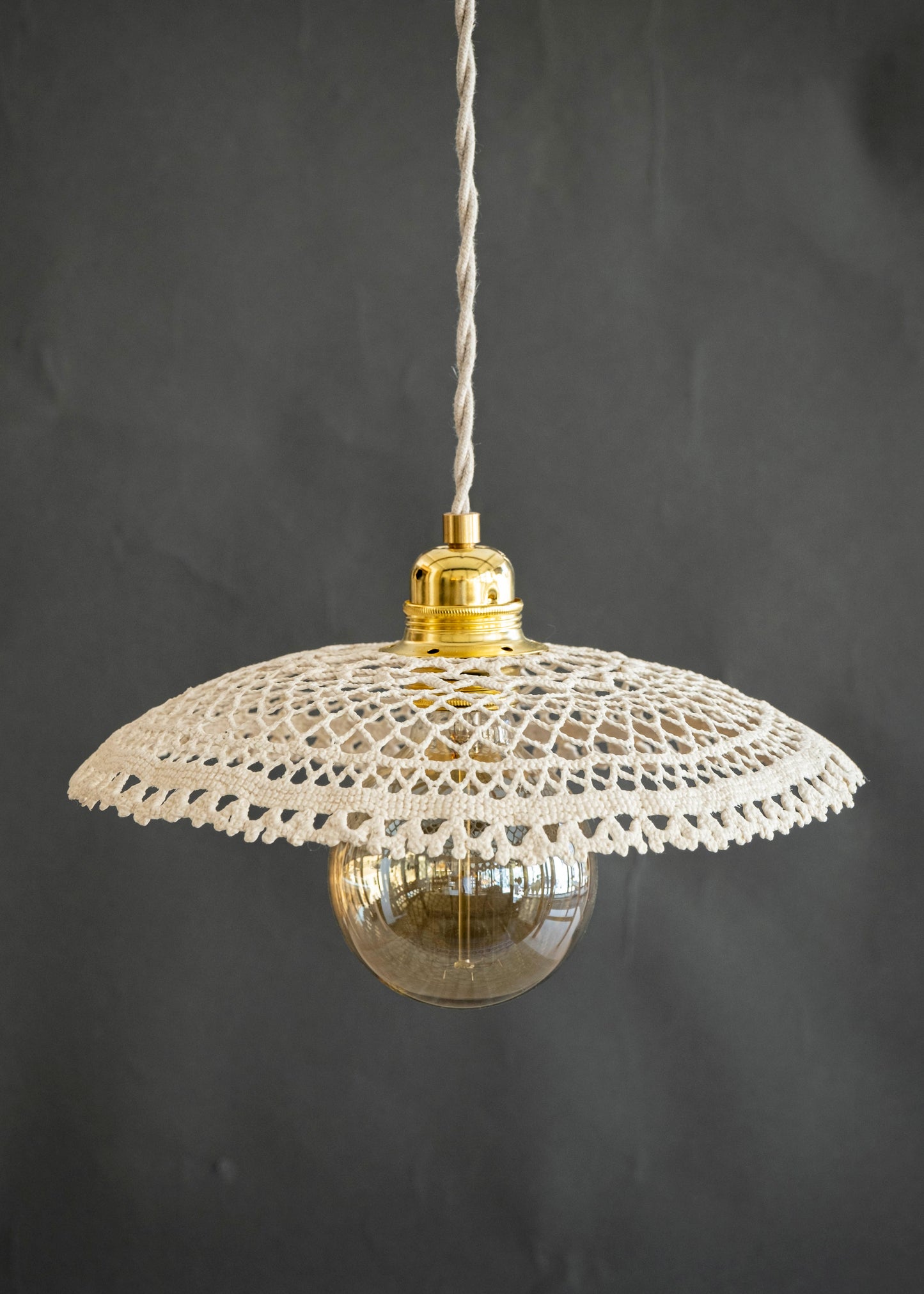 Luminaires crochetés