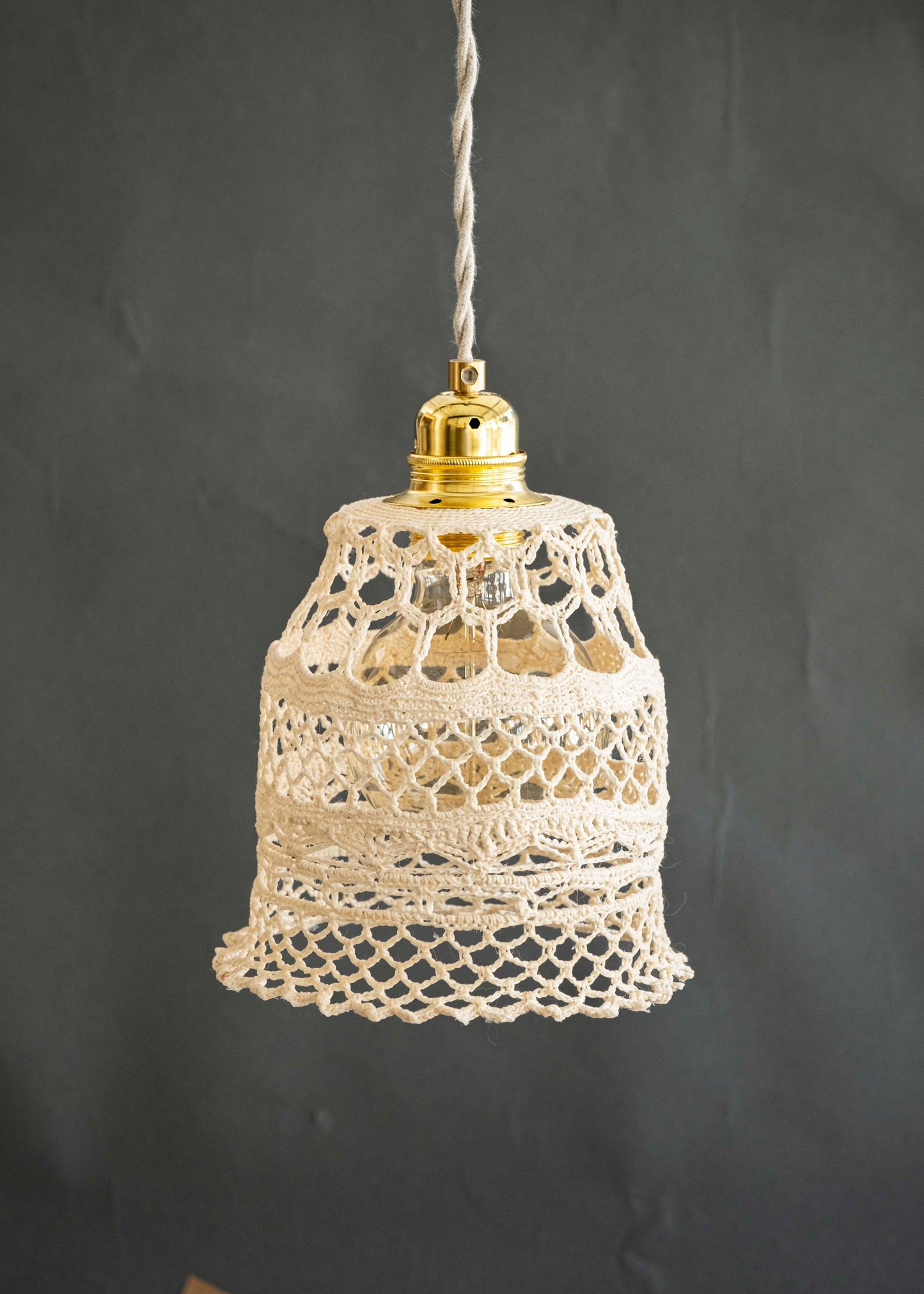 Luminaires crochetés