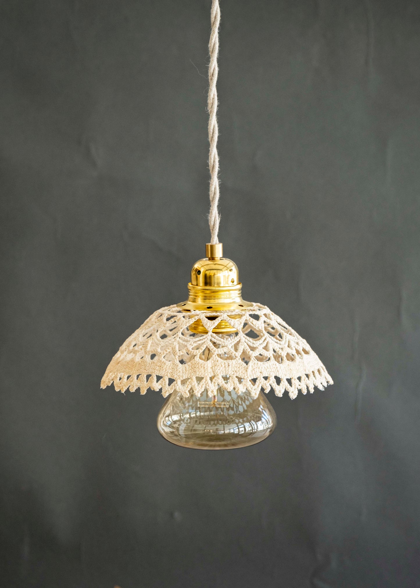 Luminaires crochetés